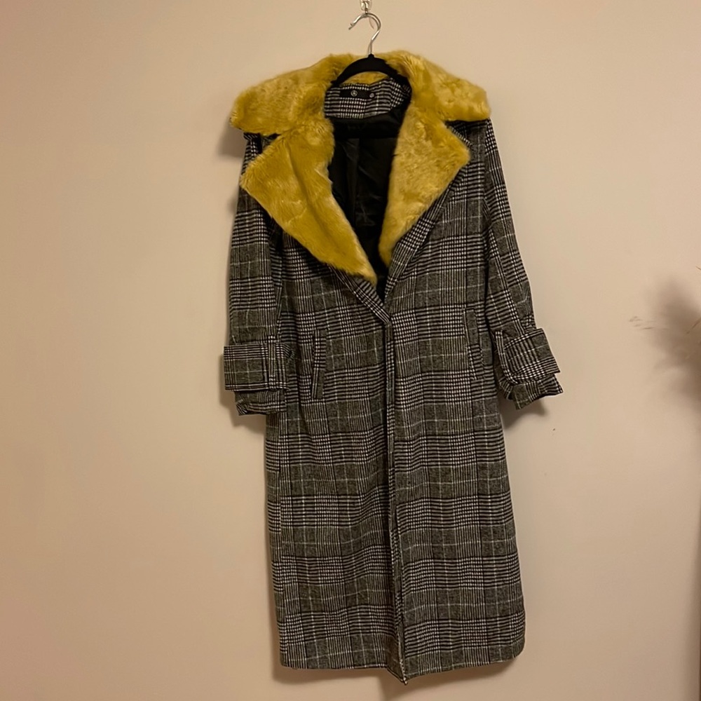 Missguided Pattern With Yellow Fur Collar Trench … - image 1